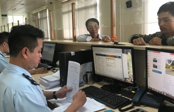 Hải quan TPHCM: Bán đấu giá 15 container gạo