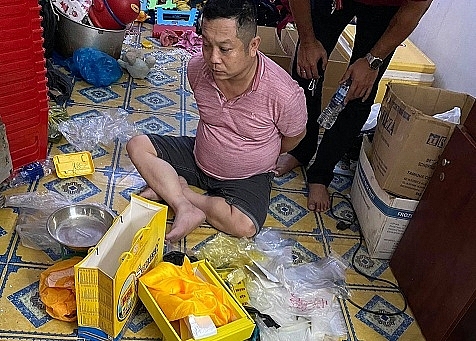 bat ma tuy nguy trang trong hop yen sao