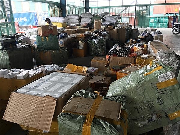 buoc tieu huy gan 700 tui vi gia hang hieu nhap khau