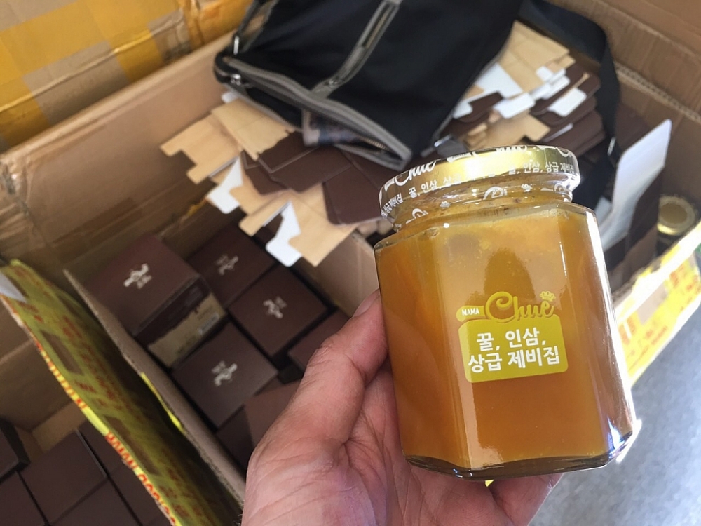 Bắt xe tải chở mỹ phẩm không hóa đơn chứng từ tại TPHCM
