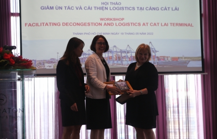 Hàng loạt khuyến nghị giảm ùn tắc tại cảng Cát Lái
