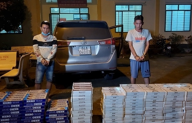 Bị bắt khi vận chuyển trên 5.000 bao thuốc lá lậu