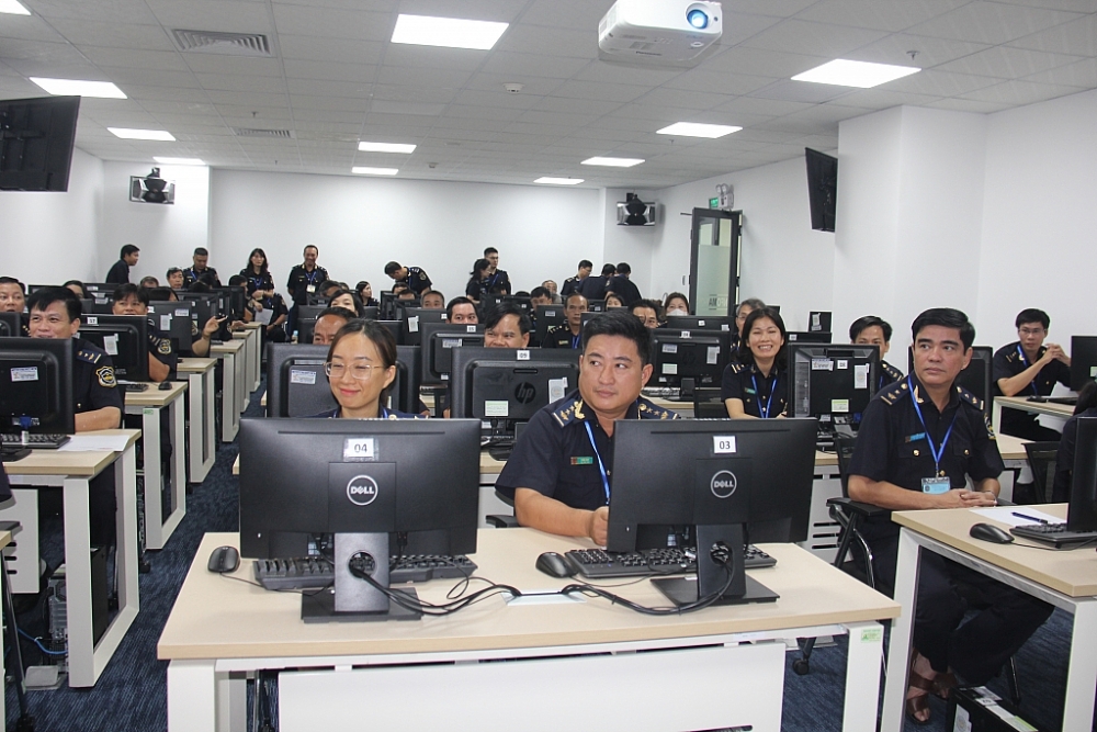 Gần 350 lãnh đạo hải quan cấp đội tại phía Nam tham dự kỳ thi đánh giá năng lực