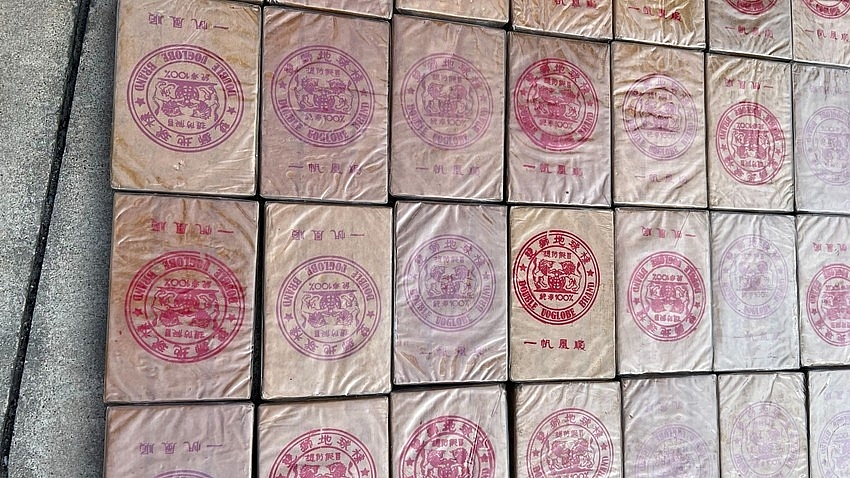 hàng chục bánh heroin bị bắt giữ