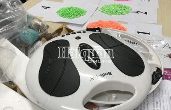 Những hình ảnh cất giấu ma túy tinh vi trong các kiện hàng quà biếu