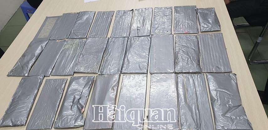 pha chuyen an thu giu hon 9 kg ma tuy tong hop