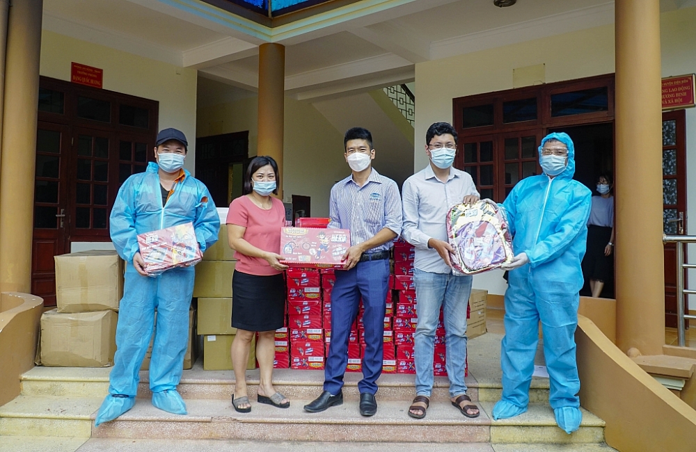 Quỹ sữa Vươn cao Việt Nam kịp thời đến với trẻ em Điện Biên trong mùa dịch