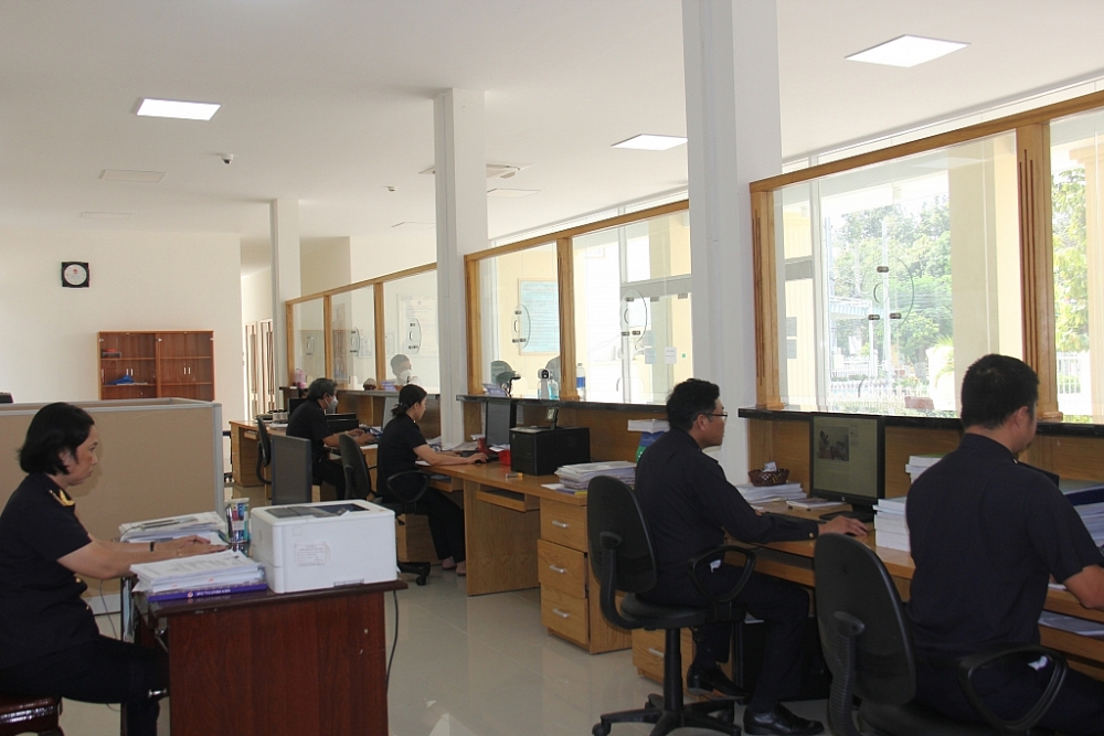 Hoạt động nghiệp vụ tại Chi cục Hải quan cửa khẩu Khánh Bình. Ảnh: T.H