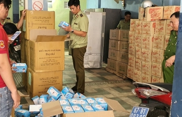 An Giang: Thu giữ nhiều hàng lậu vô chủ