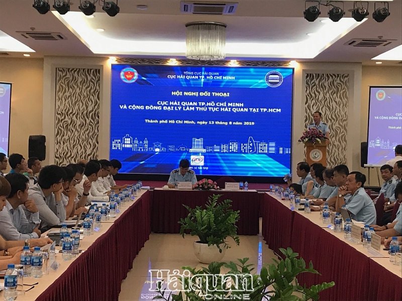 hai quan tphcm doi thoai voi gan 200 dai ly hai quan