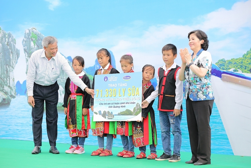 vinamilk bac tin don sai su that ve nguyen lieu san xuat sua