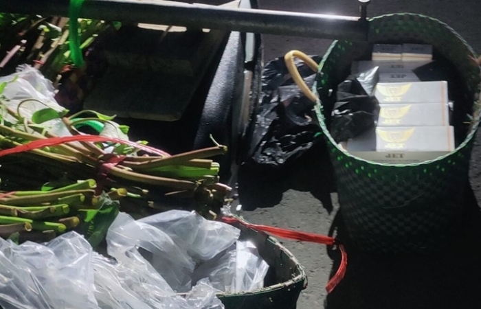 Trên rau muống, dưới thuốc lá lậu