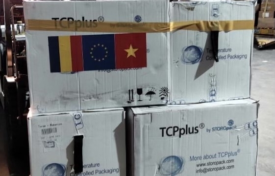 Hải quan sân bay Tân Sơn Nhất thông quan 300.000 liều vắc xin ngay trong đêm