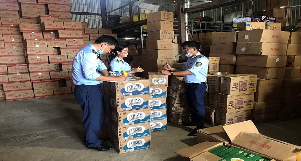 bánh kẹo vi phạm do Cục Quản lý thị trường An Giang tạm giữ