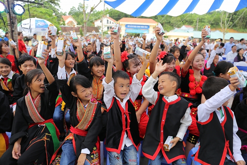quy sua vuon cao viet nam no luc vi su menh de moi tre em deu duoc uong sua moi ngay