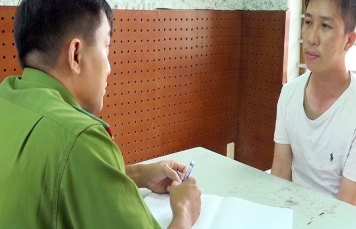 Khởi tố đối tượng buôn bán thuốc lá lậu