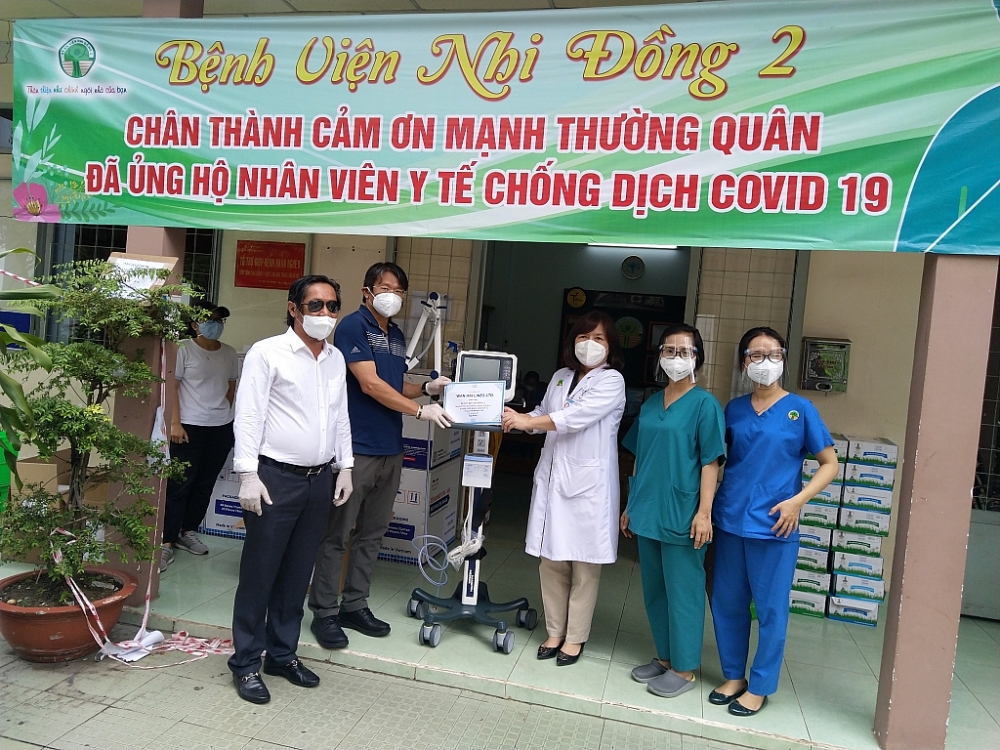 Hãng tàu nước ngoài tặng thiết bị phòng chống dịch trị giá gần 3,5 tỷ đồng