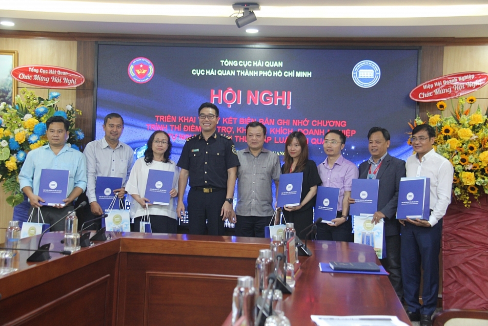 Hải quan TPHCM hỗ trợ doanh nghiệp tuân thủ pháp luật hải quan