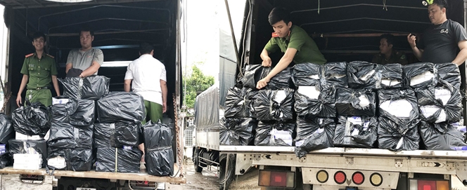 Bắt hai ô tô tải vận chuyển 7.000 bao thuốc lá lậu