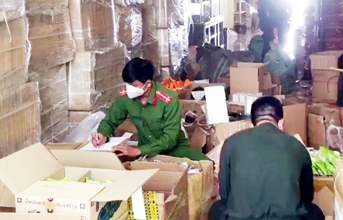 Kiểm tra hộ kinh doanh phát hiện lượng lớn mỹ phẩm, hàng hóa vi phạm
