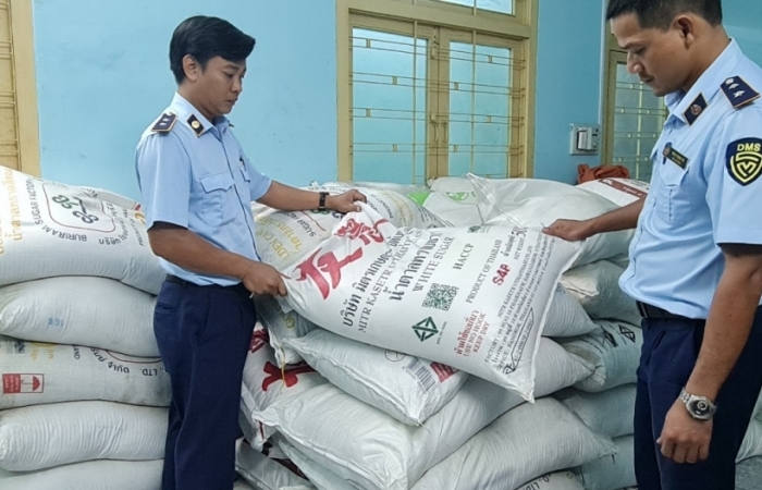 Tịch thu 3 tấn đường cát nhập lậu