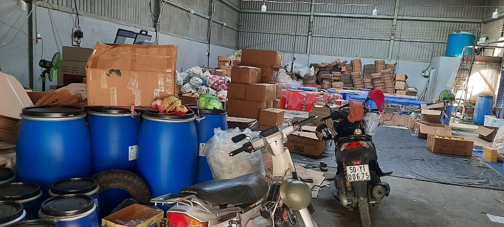Phát hiện kho chứa và sản xuất mỹ phẩm giả lên đến hàng chục tấn