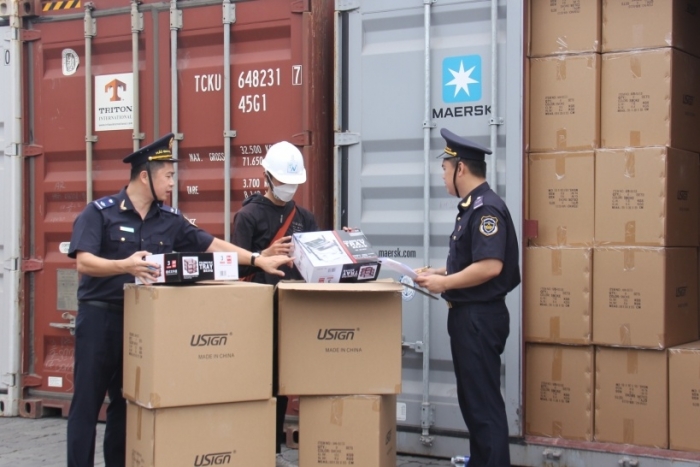 TPHCM: Kinh tế phục hồi, xuất khẩu tăng trưởng ngoạn mục