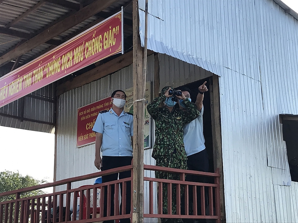 Chốt kiểm soát tại đường mòn cửa khẩu Vĩnh Xương (An Giang).  	Ảnh: T.H