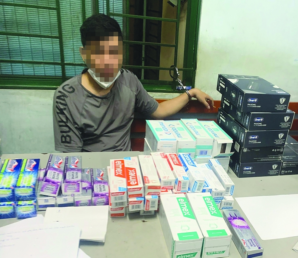 Đối tượng và tang vật ma túy (ngụy trang trong vỏ các mặt hàng thông thường khác) trong Chuyên án 522Q.