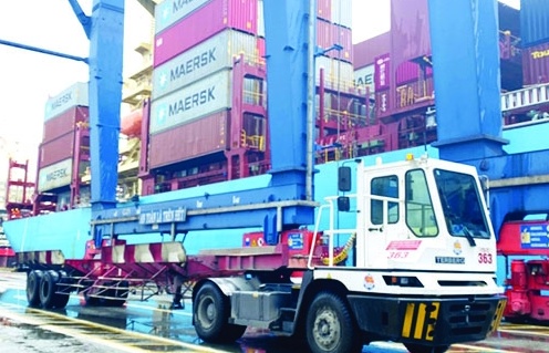 Các hãng tàu đang thu khoảng 10 loại phụ phí đối với hàng hóa tại cảng biển