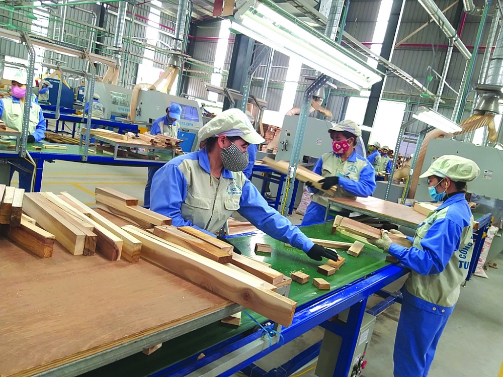 Dự báo, năm nay ngành gỗ tiếp tục duy trì ổn định đà tăng trưởng XK tương đương năm 2020. 	Ảnh: N.Thanh