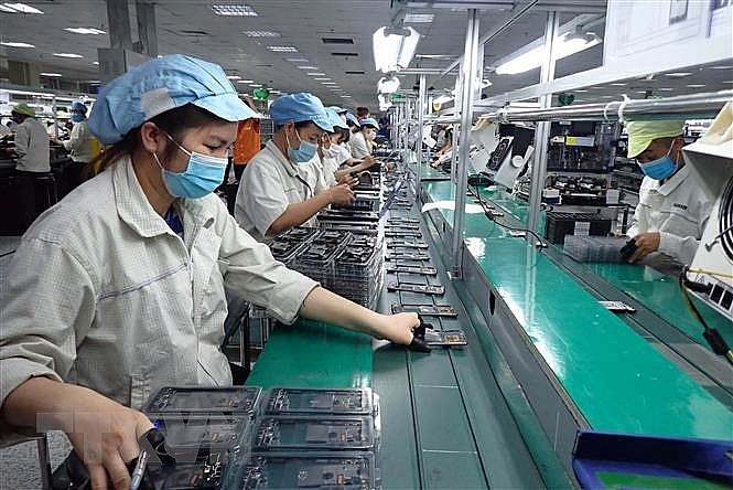 Ông Ngô Xuân Liễu, Giám đốc Trung tâm dịch vụ quốc gia về việc làm, Bộ LĐTB&XH:  “Sức khỏe” các doanh nghiệp gặp vấn đề Theo công bố của Tổng cục Thống kê, trong quý 1/2023, số lượng người nộp hồ sơ đề nghị hưởng bảo hiểm thất nghiệp có tăng. Đặc biệt thá