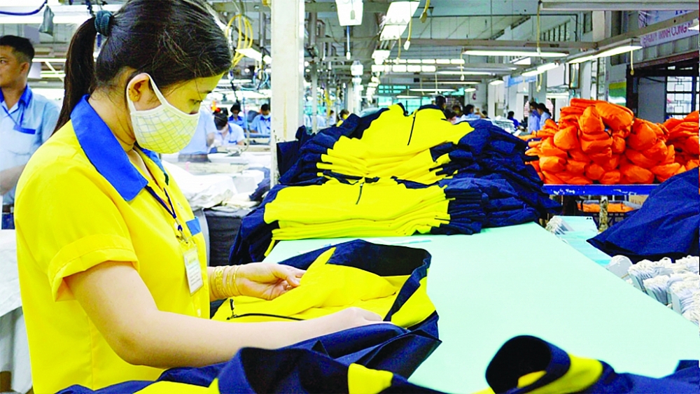 Việc thực hiện nghiêm ngặt các biện pháp phòng dịch là chìa khóa để đảm bảo sản xuất.