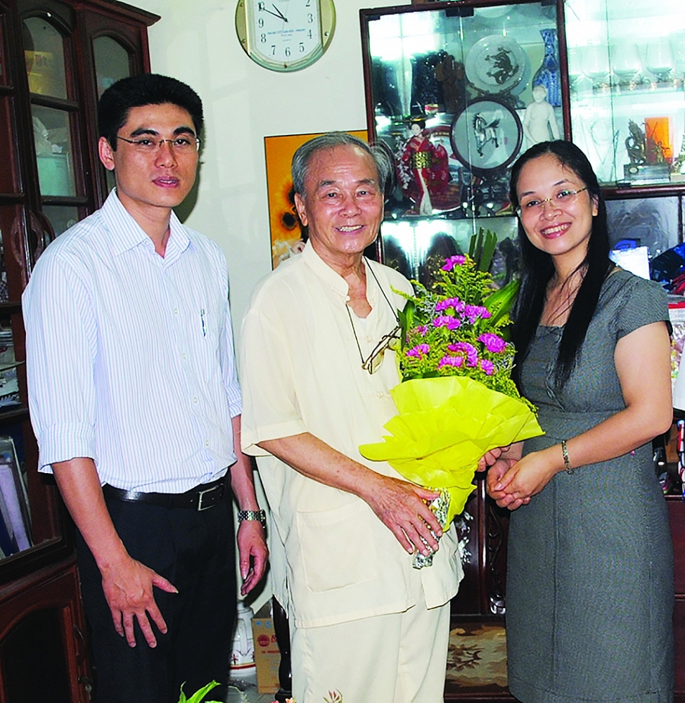 chuyen nhung ngay dau xuat ban tap chi hai quan 30 nam truoc 128526