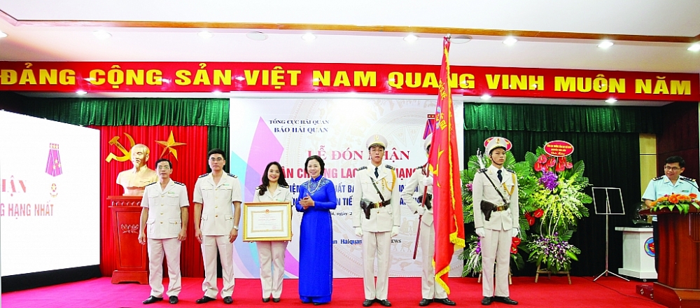 chang duong 30 nam nhung chien sy hai quan tren mat tran tuyen truyen