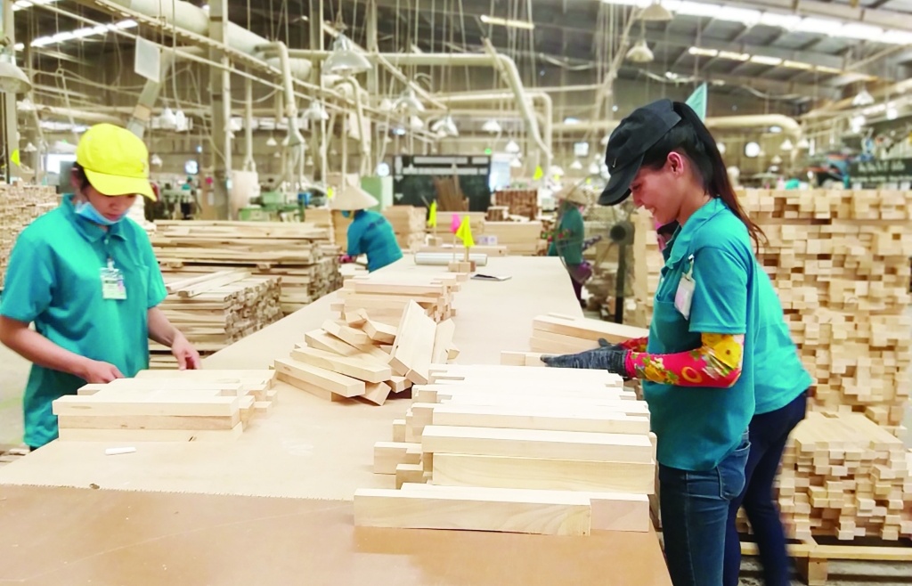 Có phải xác nhận bản kê lâm sản đối với gỗ xuất khẩu có nguồn gốc nhập khẩu?