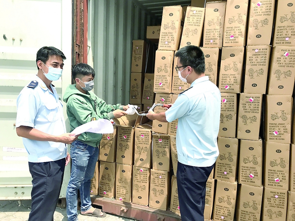 Hải quan cảng Sài Gòn KV1 (Cục Hải quan TPHCM) luôn đảm bảo thông quan nhanh hàng hóa XNK. 	 Ảnh: T.H