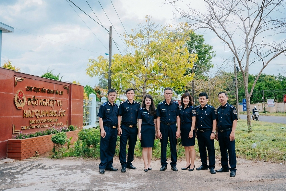 Nét đẹp công chức Hải quan Việt Nam trong trang phục mới