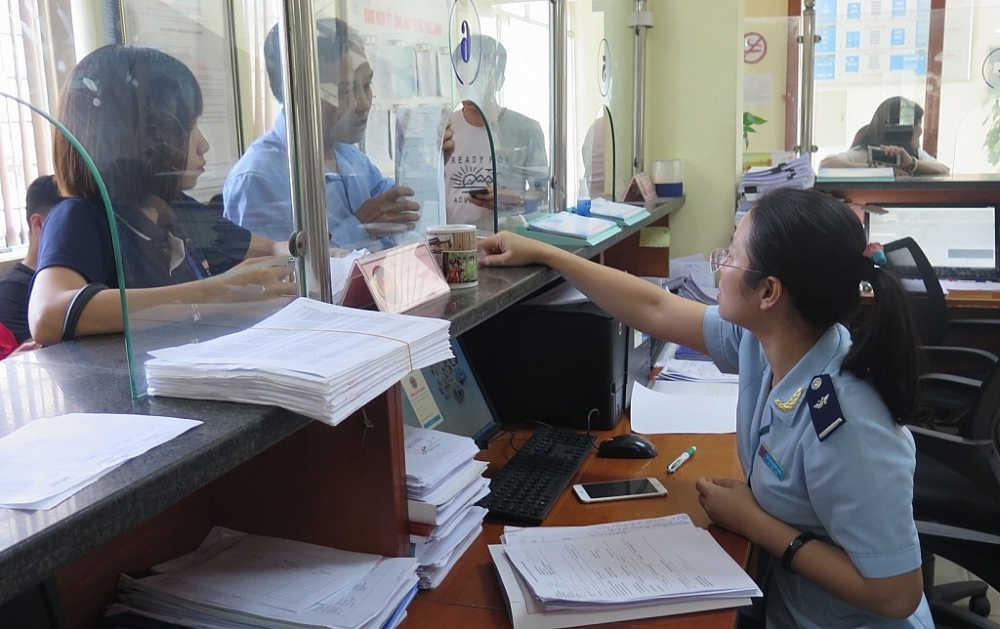 Hoạt động nghiệp vụ tại Chi cục Hải quan Vĩnh Phúc. 	Ảnh: N.Linh