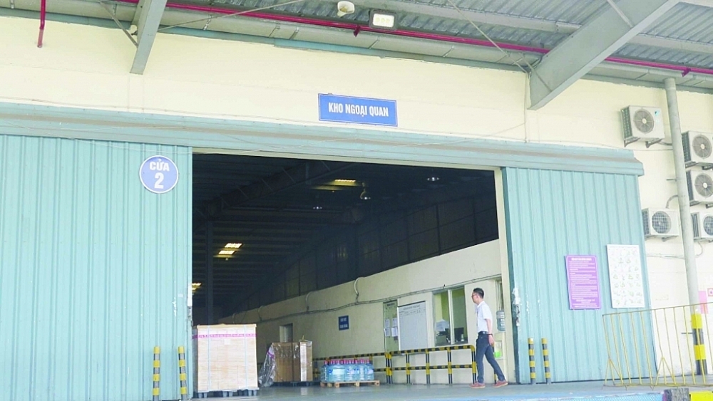 Kho ngoại quan tại Khu công nghiệp Bắc Thăng Long (Hà Nội). 	Ảnh: N.Linh