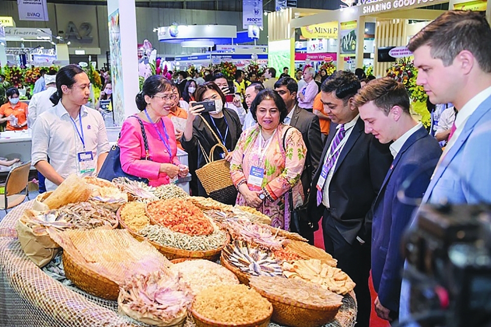 Thủy sản Việt Nam hấp dẫn nhiều khách nước ngoài tại triển lãm thủy sản quốc tế tổ chức cuối tháng 8/2022. 	Ảnh: T.H
