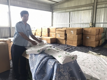 Cuối năm phát hiện, khởi tố hàng loạt vụ buôn lậu qua cảng Sài Gòn