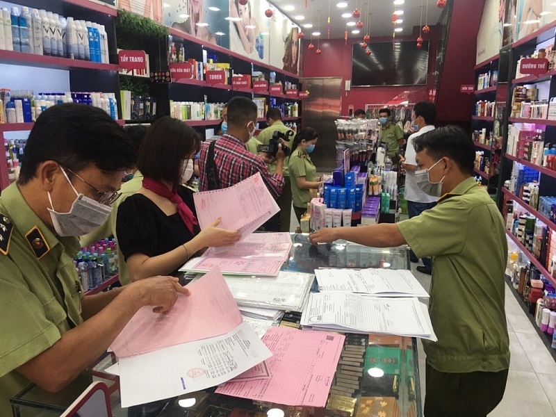 tphcm phat hien nhieu vi pham tai mot he thong cua hang kinh doanh my pham