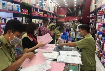 TPHCM: Phát hiện nhiều vi phạm tại một hệ thống cửa hàng kinh doanh mỹ phẩm