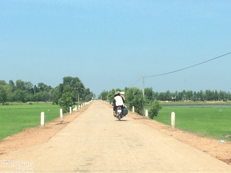 long an khoi to 14 doi tuong tang tru van chuyen thuoc la nhap lau