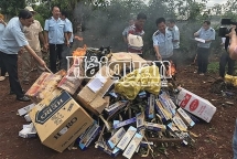 hai quan binh phuoc bat giu 16kg hang hoa nghi la ma tuy tai cua khau quoc te hoa lu