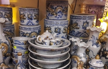 Sôi động thị trường đồ thờ cúng đầu Xuân