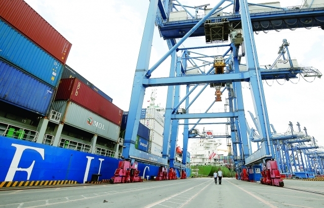 Cán cân thương mại sẽ cân bằng vào cuối năm 2021