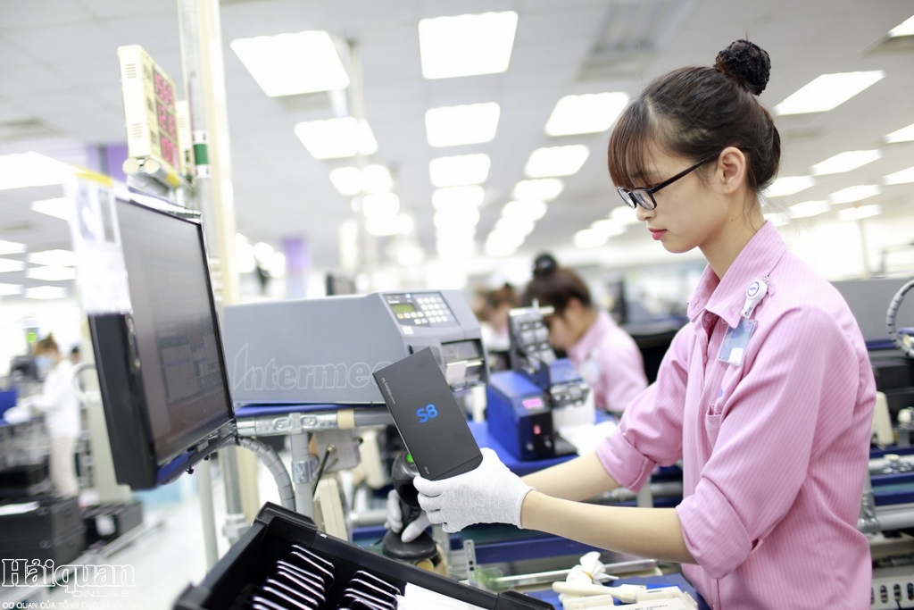 samsung viet nam giam muc tieu xuat khau xuong 455 ty usd