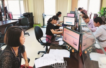 Thu ngân sách song hành hỗ trợ người nộp thuế vượt qua khó khăn